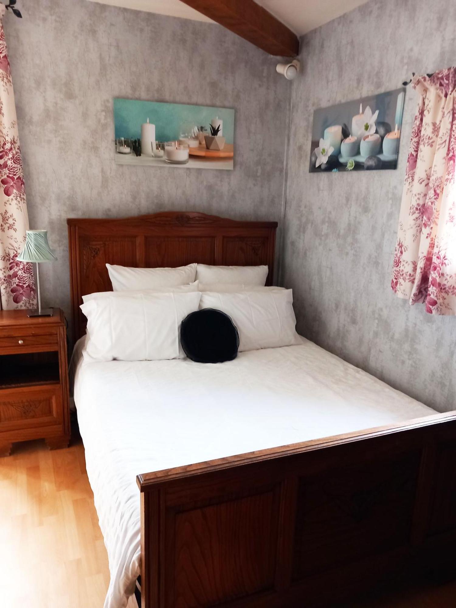 Country B&B Saint-Pierre-d'Eyraud 外观 照片